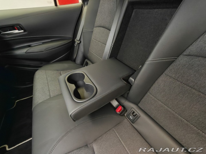 Toyota Corolla 1.8 Hybrid e-CVT Style To 2024