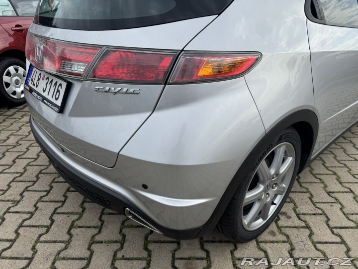 Honda Civic 1,8i I-VTEC 103 KW STK SK 2006