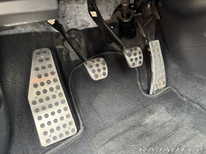Honda Civic 1,8i I-VTEC 103 KW STK SK 2006