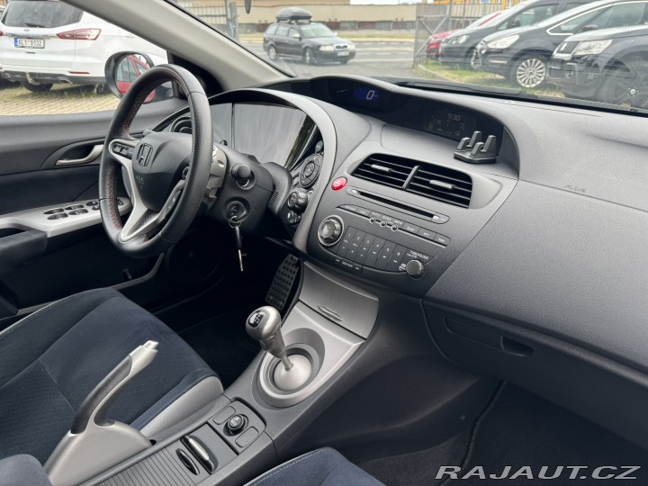 Honda Civic 1,8i I-VTEC 103 KW STK SK 2006