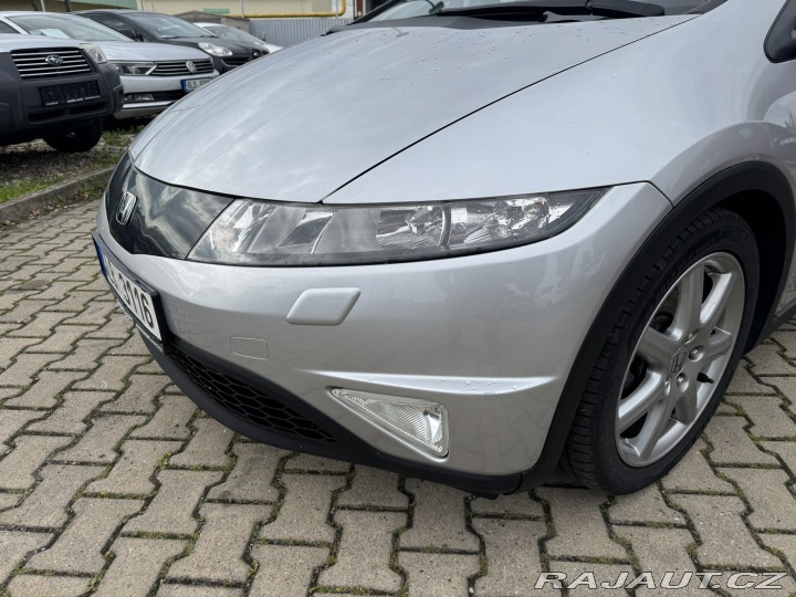 Honda Civic 1,8i I-VTEC 103 KW STK SK 2006