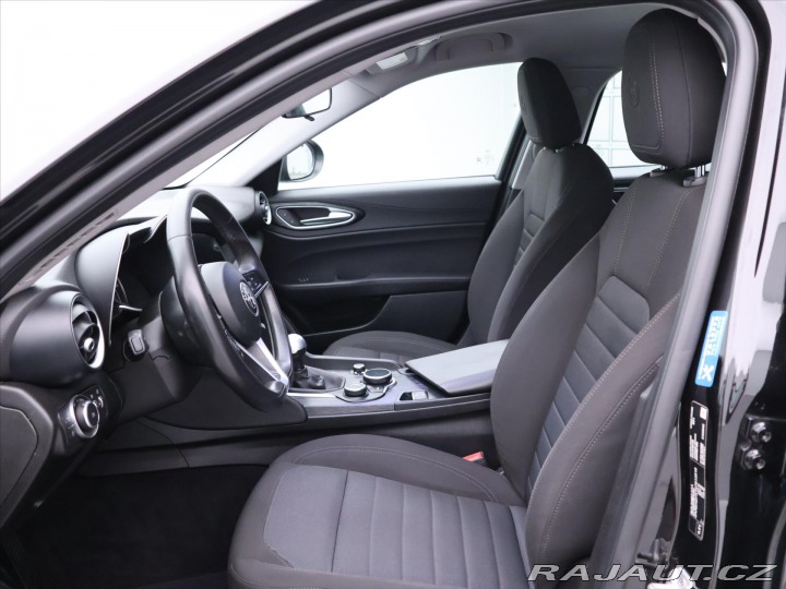 Alfa Romeo Giulia 2,1 JTDM 118kW Tempomat 2019