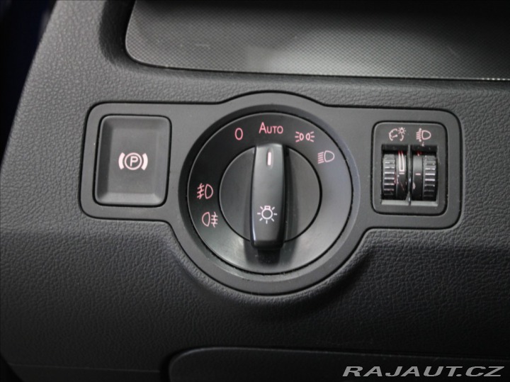Volkswagen Passat 1,6 i 75kW Nové STK 2006