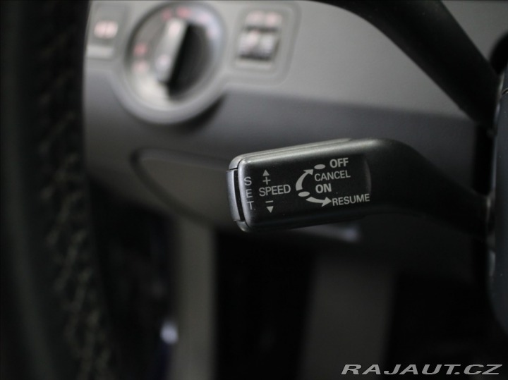 Volkswagen Passat 1,6 i 75kW Nové STK 2006