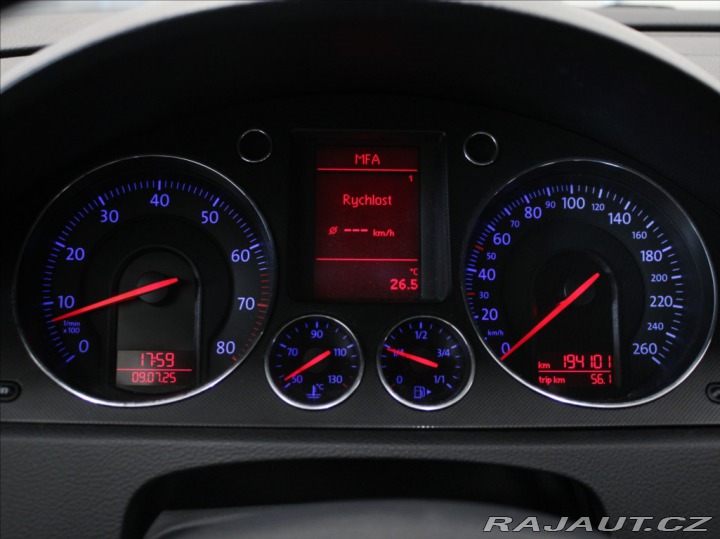 Volkswagen Passat 1,6 i 75kW Nové STK 2006