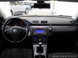 Volkswagen Passat 1,6 i 75kW Nové STK 2006