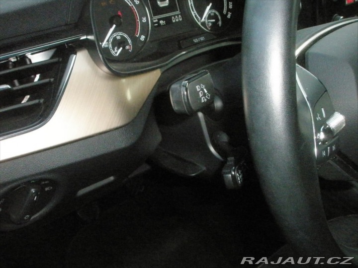 Škoda Kamiq 1,0 TSI 85KW - FULL,LED 1800