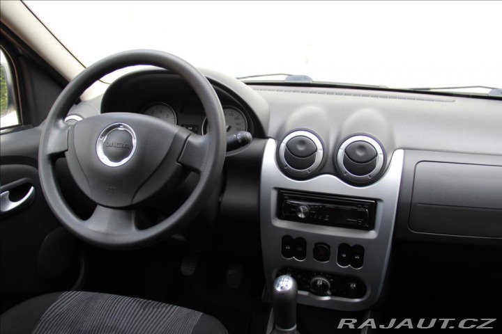 Dacia Logan 1,6 MPI 87PS MCV Arctica 2010