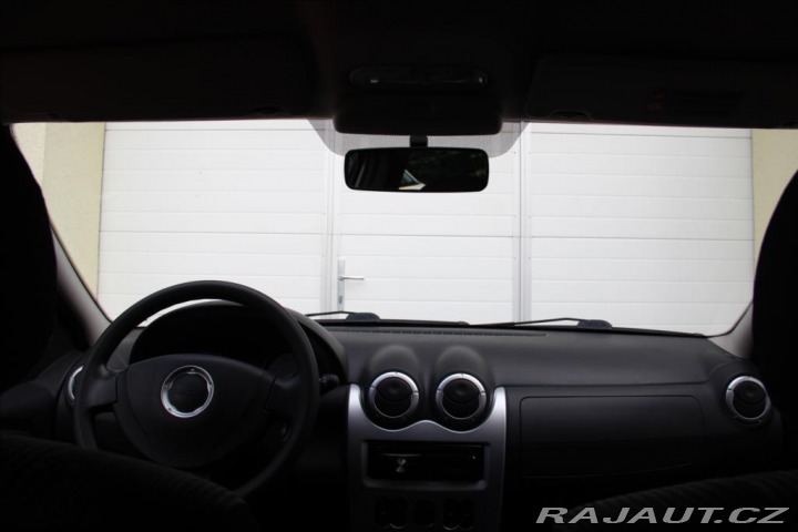Dacia Logan 1,6 MPI 87PS MCV Arctica 2010