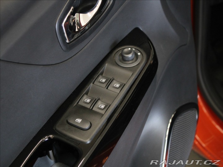 Renault Captur 1,2 TCe 88kW AT Limited N 2015