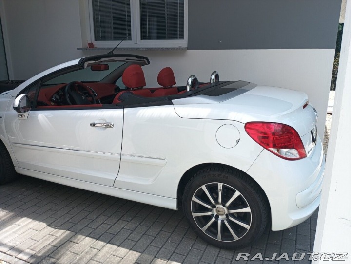 Peugeot 207 cc 16 v benzín 2010