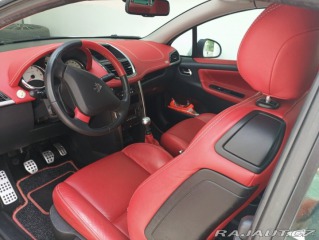Peugeot 207 cc 16 v benzín 2010