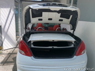 Peugeot 207 cc 16 v benzín 2010