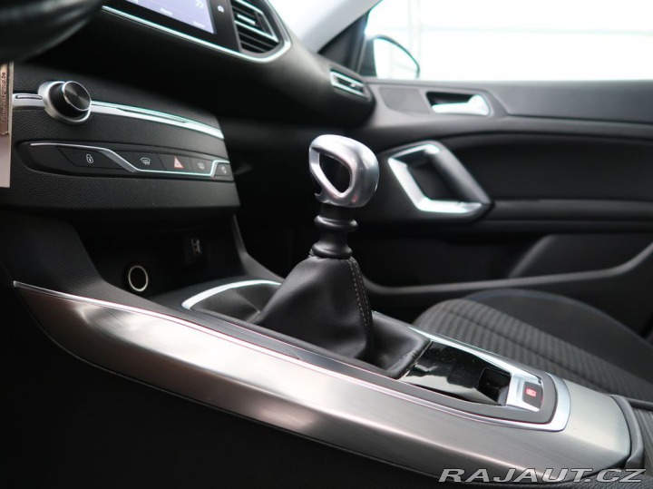 Peugeot 308 1.2PureTech,96kW,STYLE,MA 2018