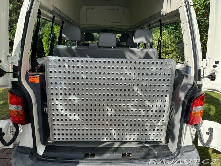 Volkswagen Transporter 2.5Tdi 96kw 9-míst 2009