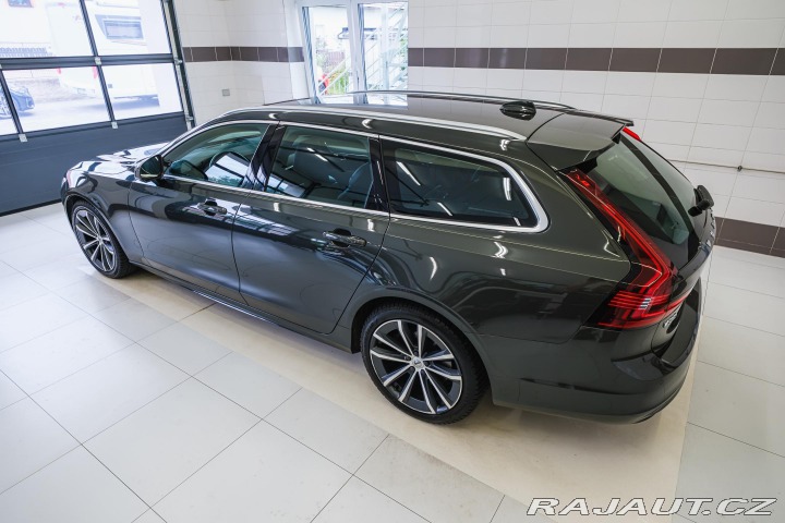 Volvo V90 B4 140kW Momentum Pro 2021