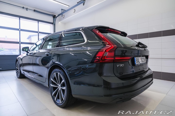 Volvo V90 B4 140kW Momentum Pro 2021