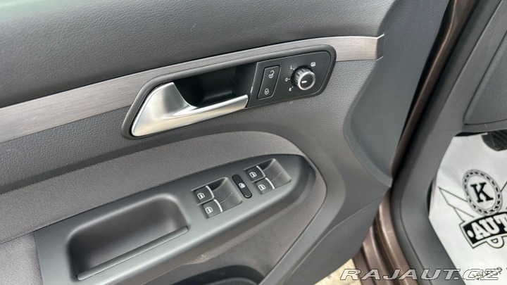 Volkswagen Touran 1.6TDI 77kW *ALU*Klima* 2011