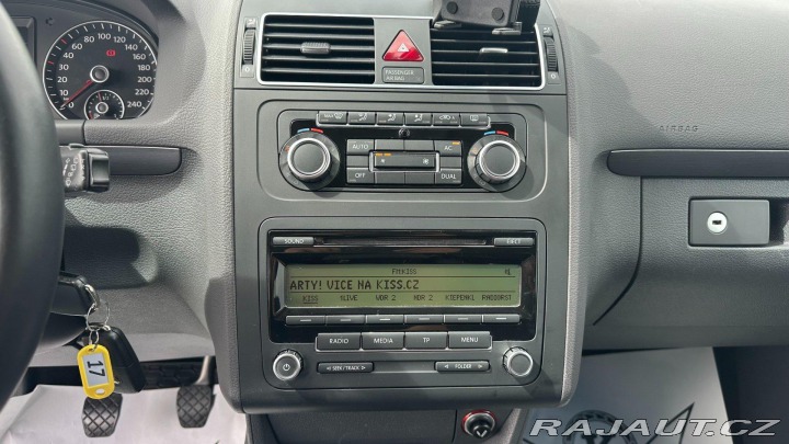 Volkswagen Touran 1.6TDI 77kW *ALU*Klima* 2011