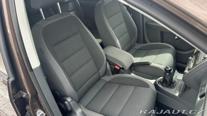 Volkswagen Touran 1.6TDI 77kW *ALU*Klima* 2011
