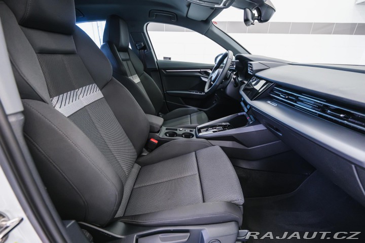 Audi A3 S line 35 TFSI 110kW 2024