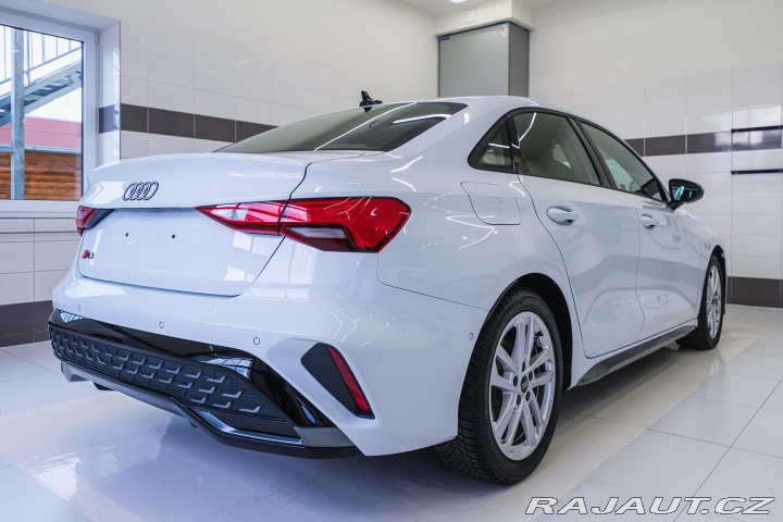 Audi A3 S line 35 TFSI 110kW 2024