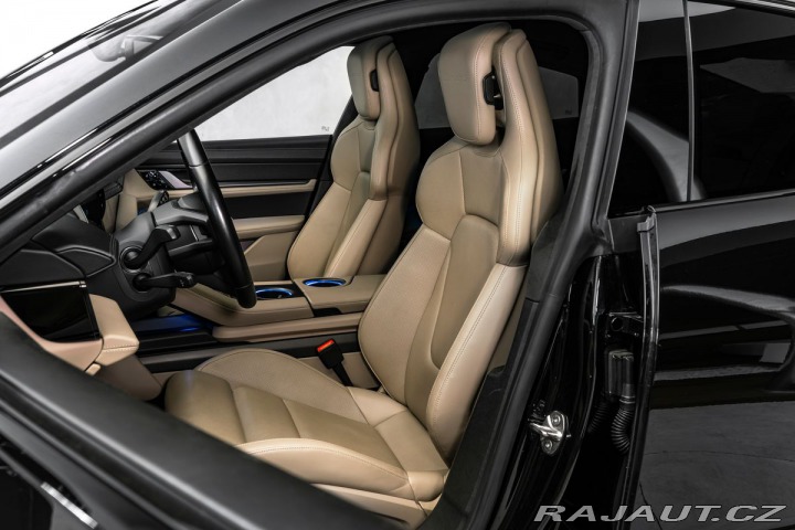 Porsche Taycan Turbo S Keramiky Pano PDL 2021