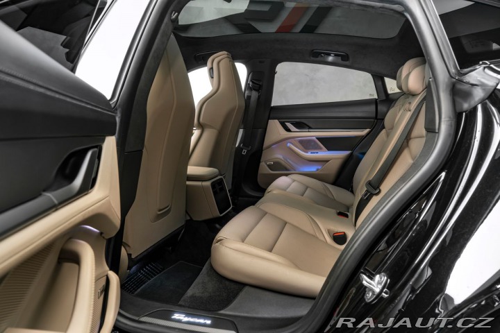 Porsche Taycan Turbo S Keramiky Pano PDL 2021