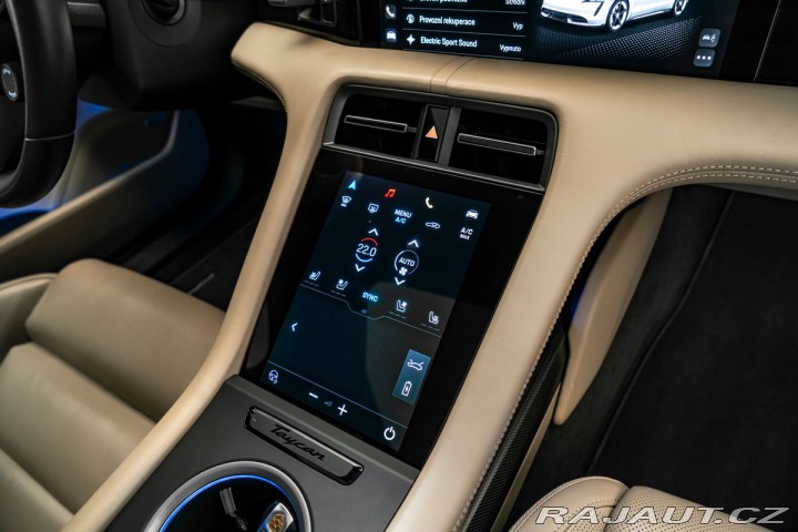 Porsche Taycan Turbo S Keramiky Pano PDL 2021