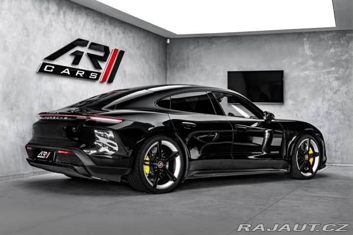 Porsche Taycan Turbo S Keramiky Pano PDL 2021