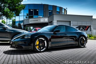Porsche Taycan Turbo S Keramiky Pano PDL 2021