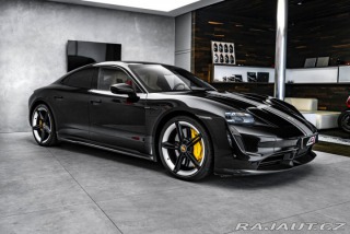 Porsche Taycan Turbo S Keramiky Pano PDL 2021