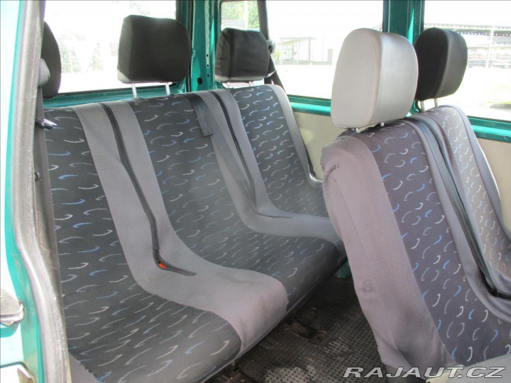 Volkswagen Transporter 2,5 TDi 8 Míst Tažné 2001