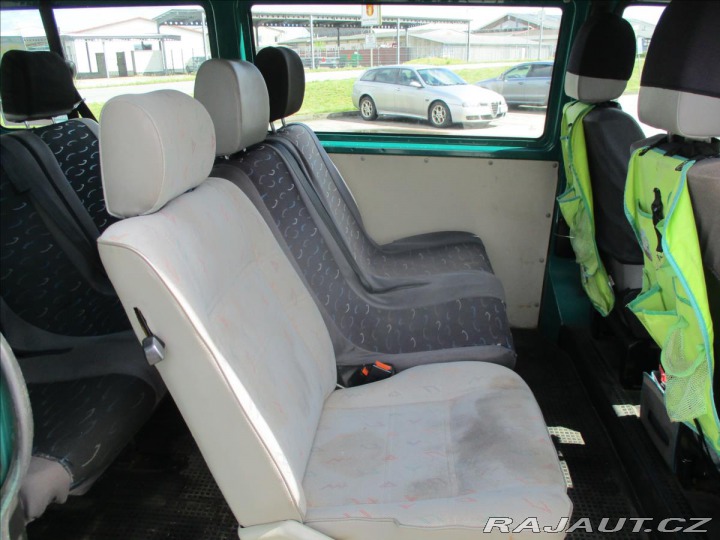 Volkswagen Transporter 2,5 TDi 8 Míst Tažné 2001