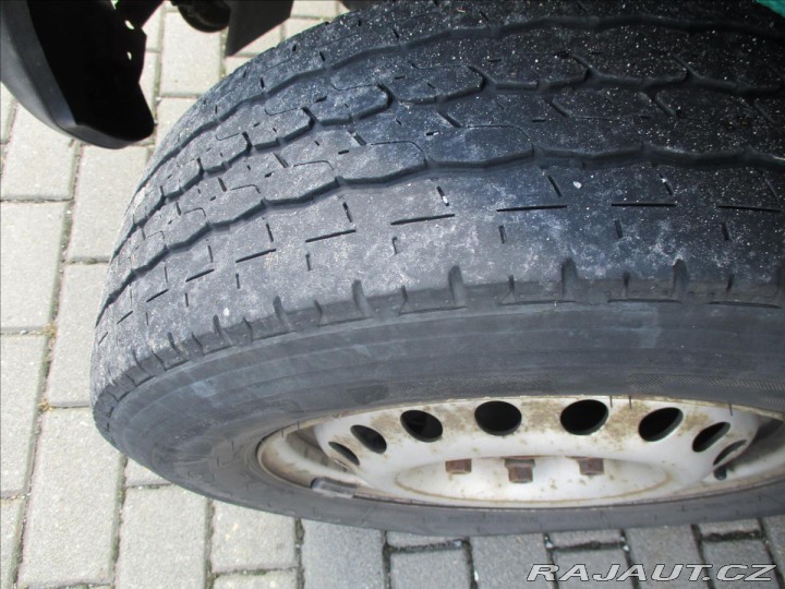 Volkswagen Transporter 2,5 TDi 8 Míst Tažné 2001