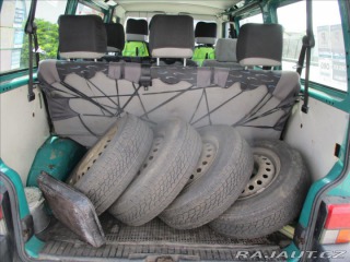 Volkswagen Transporter 2,5 TDi 8 Míst Tažné 2001