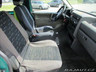 Volkswagen Transporter 2,5 TDi 8 Míst Tažné 2001