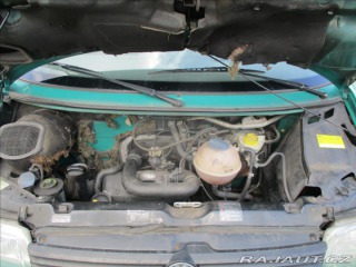Volkswagen Transporter 2,5 TDi 8 Míst Tažné 2001