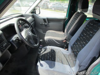 Volkswagen Transporter 2,5 TDi 8 Míst Tažné 2001