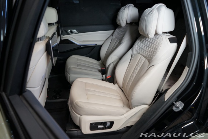 BMW X7 M50i*6-MÍST*NEZ.TOP*ZÁRUK 2021