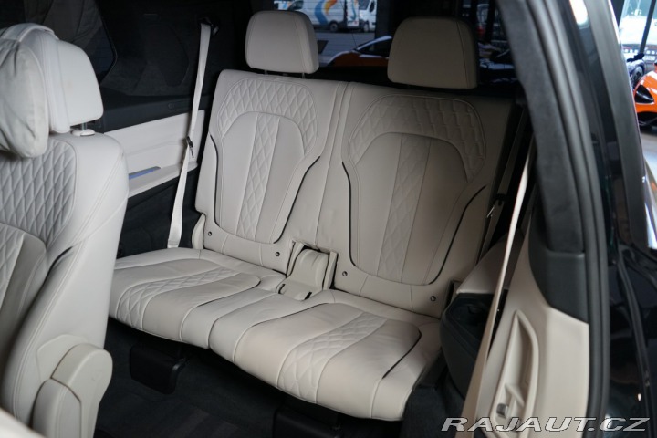 BMW X7 M50i*6-MÍST*NEZ.TOP*ZÁRUK 2021