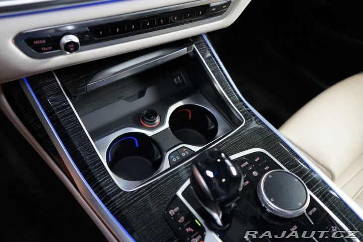 BMW X7 M50i*6-MÍST*NEZ.TOP*ZÁRUK 2021