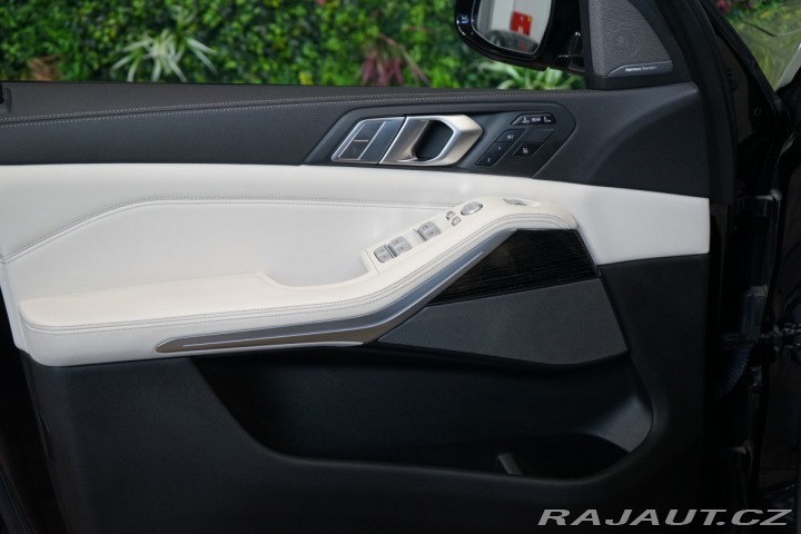 BMW X7 M50i*6-MÍST*NEZ.TOP*ZÁRUK 2021