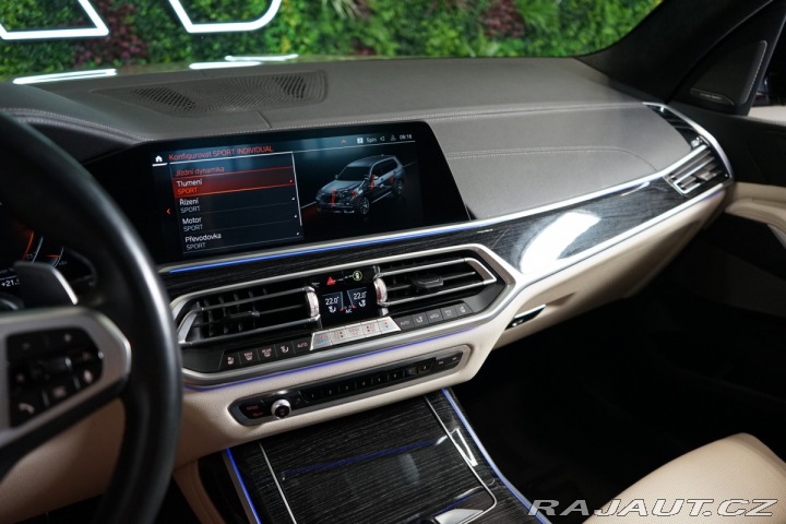 BMW X7 M50i*6-MÍST*NEZ.TOP*ZÁRUK 2021