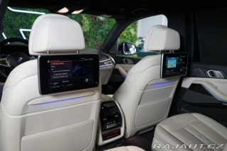 BMW X7 M50i*6-MÍST*NEZ.TOP*ZÁRUK 2021