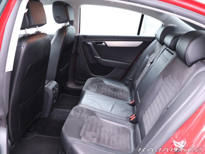 Volkswagen Passat 2,0 TDI 125kW DSG Higline 2012