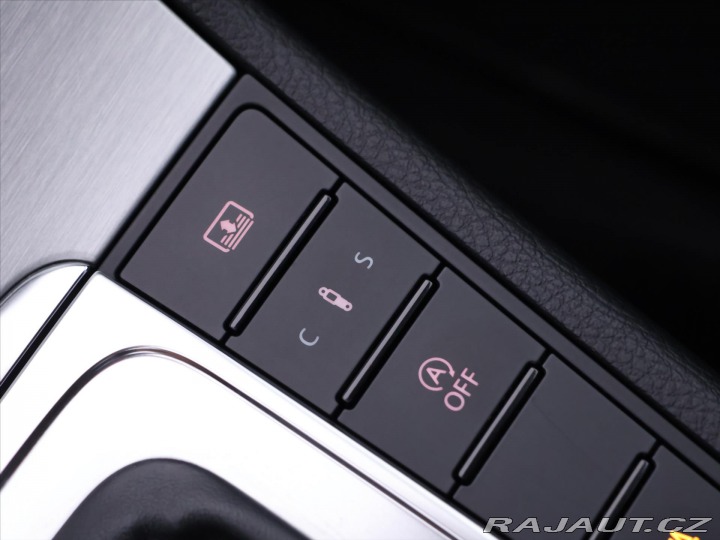 Volkswagen Passat 2,0 TDI 125kW DSG Higline 2012