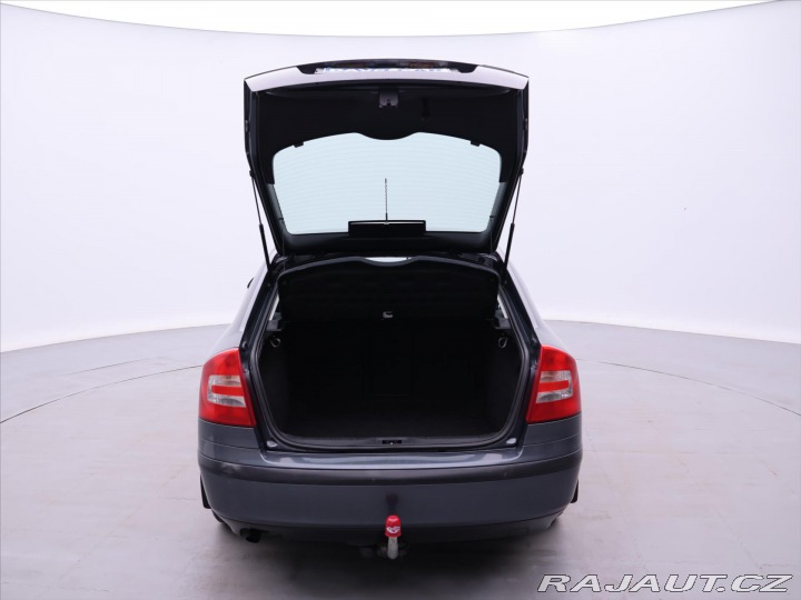 Škoda Octavia 1,6 FSI 85kW Elegance CZ 2007