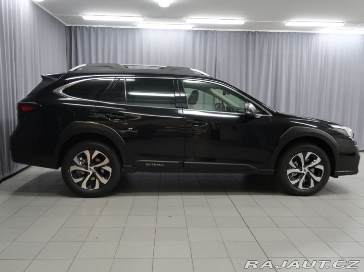 Subaru Outback 4x4 TOURING + černá kůže. 2025
