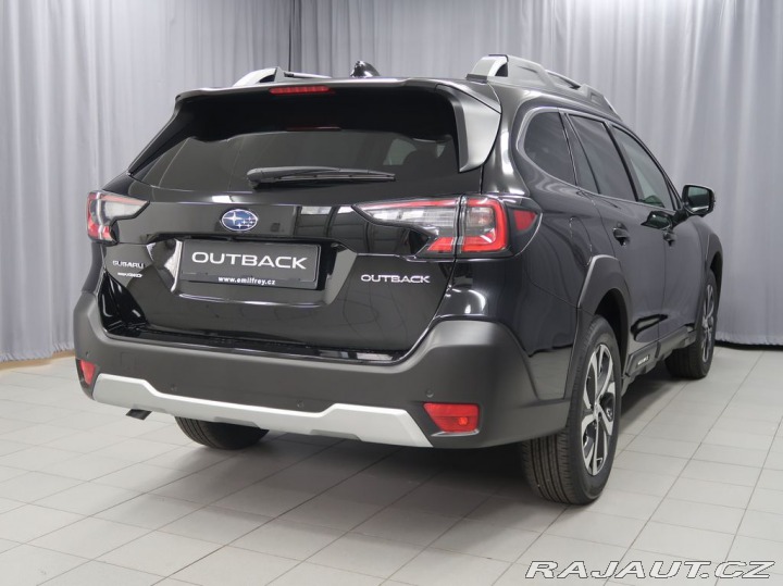 Subaru Outback 4x4 TOURING + černá kůže. 2025